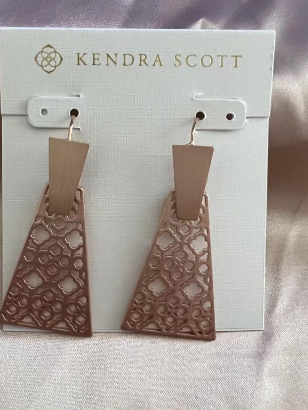 Kendra Scott Stud Earrings - Picture 3 of 6